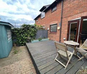 St. Michaels Close, London, E16 - Photo 4