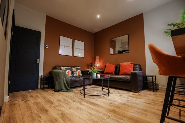 UK Award winning, exceptionally high standard, design-led, immaculate, quiet but friendly & sociable shared home in prime location, close to Chester City Centre, transport, good shops and leisure. Room 7 - Photo 1