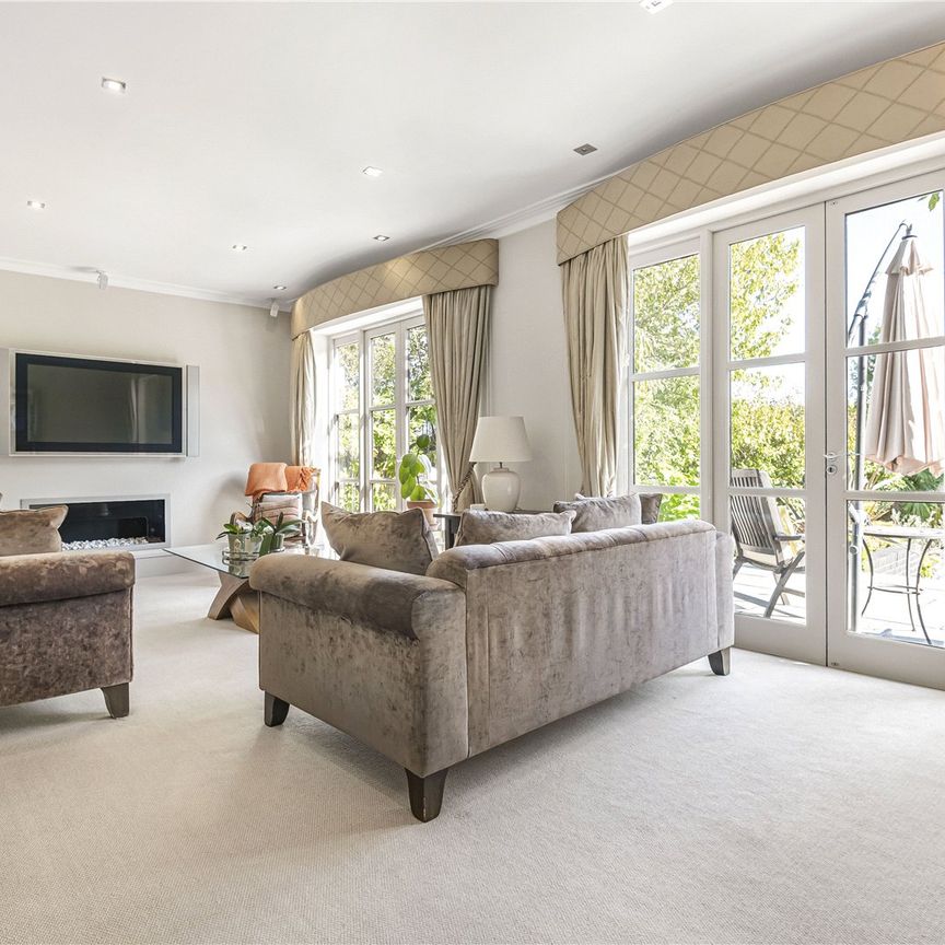 Greenbrook Avenue, Hadley Wood - Photo 1