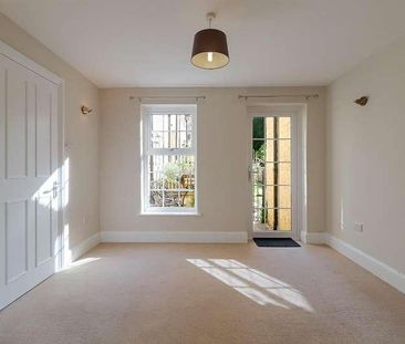 Prestbury Manor, GL52 - Photo 2