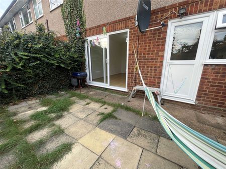 St. Georges Road, EN1, Enfield - Photo 4