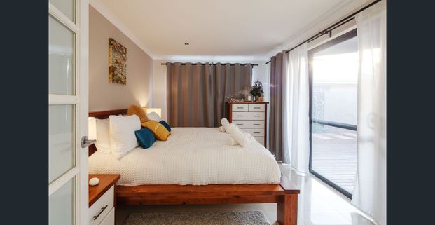 6 Channel View Dawesville - Fully Furnished 4 bedroom - Photo 1