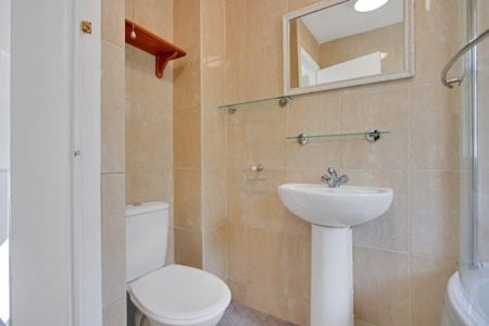 3 bedroom property to rent - Photo 2