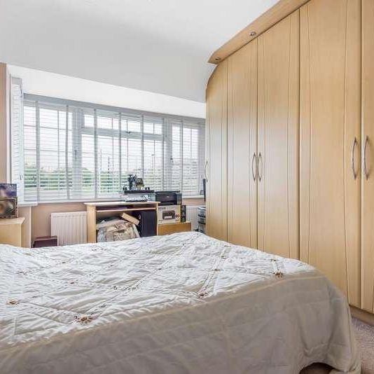 Hiliary Gardens, Stanmore, HA7 - Photo 1