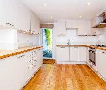 3 bedroom terraced house to rent - Photo 1