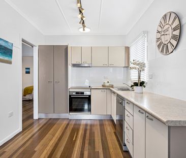 4 Higlett Street, Scarborough QLD 4020 - House For Rent | Domain - Photo 1