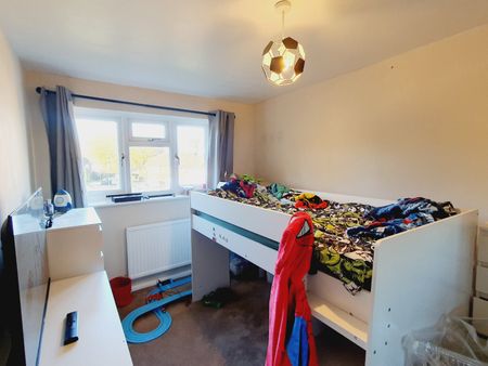 3 bedroom terraced house to rent - Photo 2