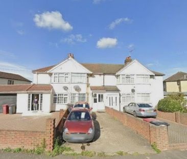 3 bedroom end of terrace house to rent - Photo 3