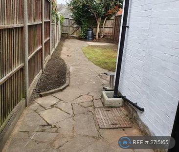 3 bedroom terraced house to rent - Photo 6