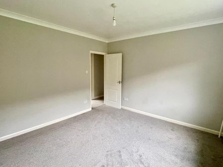 3 bedroom detached bungalow to rent - Photo 3