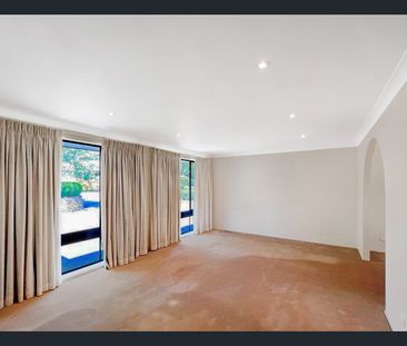 Family Home - Photo 2