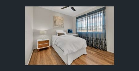 Executive Residence – Fully Furnished – Ideal for Families, Corporate, or Supported Living - Photo 5