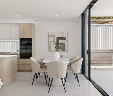 Brand New Luxury Home - Photo 2