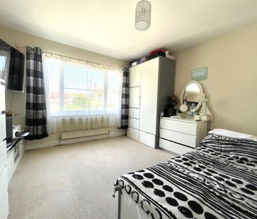 1 Bedroom Flat To Let - Photo 2