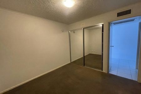 Elevated City Views - Modern One-Bedroom Unit - Photo 3