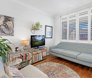 Tastefully Renovated, Breathtakingly Ambient, Modern And Sun-Filled... - Photo 4