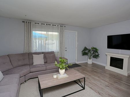 For Lease - 166 Southdale Road Unit# 7, London South, Ontario - Photo 3