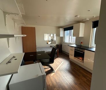 Studio Flat, Church Road, NW4 - Photo 5