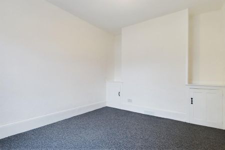4 bedroom maisonette to rent - Photo 4