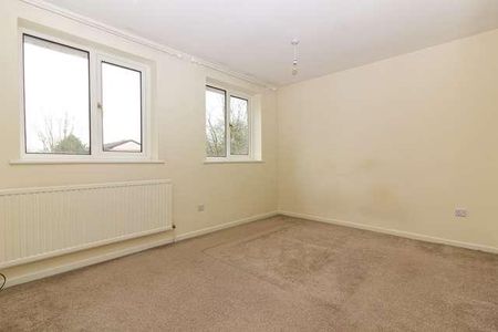 A Spacious Bedroom Home Close To Windmill Hill Golf Course, MK3 - Photo 2