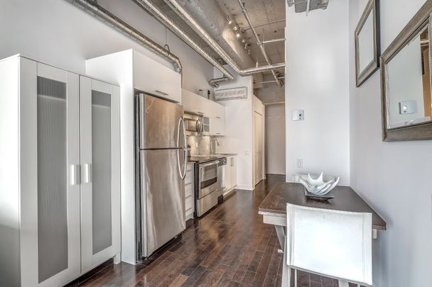 Condo for rent, Montréal (Ville-Marie) - Photo 1