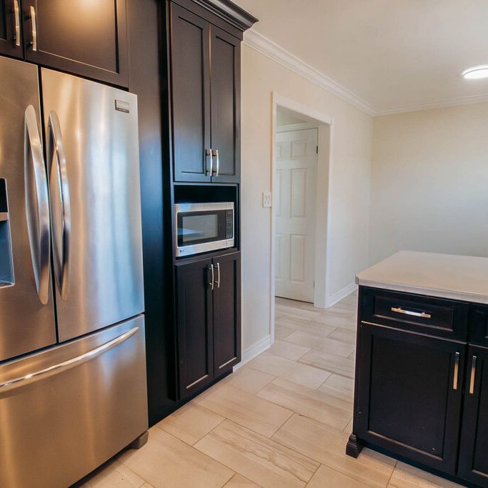**ALL INCLUSIVE** 3 BEDROOM MAIN UNIT IN WELLAND! - Photo 1