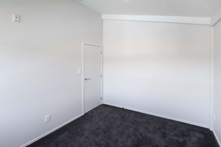 NEW QUEEN STREET WAINUIOMATA APARTMENT - Photo 2