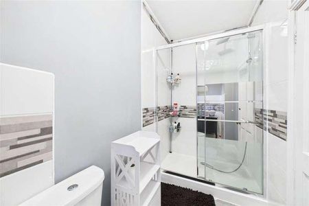 High Street, Aldershot, Hampshire, GU11 - Photo 4