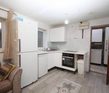 5 bedroom semi-detached house to rent - Photo 6