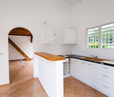 Location Maison 4 pièces 130m² LE MOULE 97160 - Photo 2