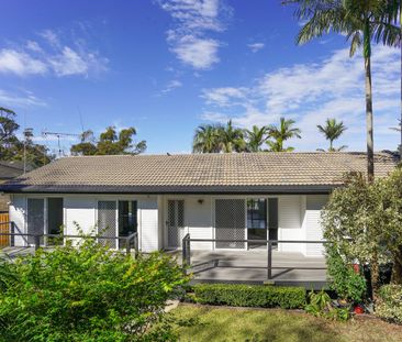 LARGE FAMILY HOME PERFECT FOR SUMMER! - Photo 4