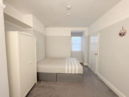 Room in a Shared House, Station Parade, W3 - Photo 2