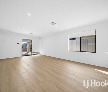 Brand new 4x2x2 home in Two Rocks - Photo 3
