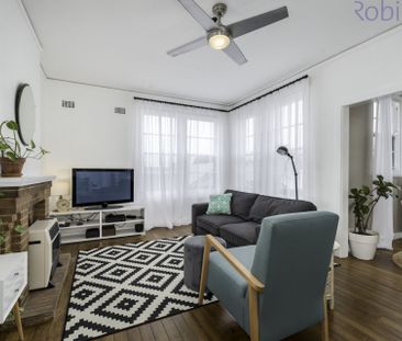 Spacious unit, close to popular Beaumont Street cafe/retail strip. - Photo 4