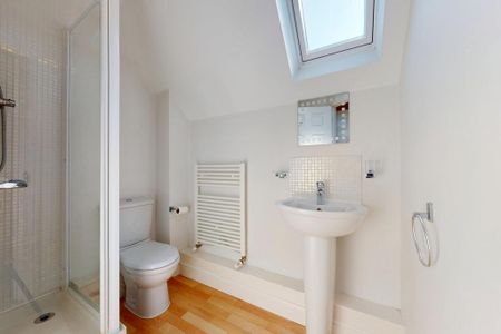 2 bedroom coach house to rent - Photo 5