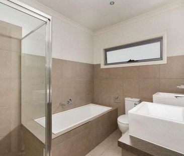 Perfect Townhouse! - Photo 5