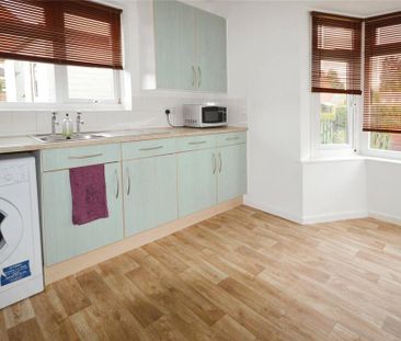 2 bedroom end of terrace house to rent - Photo 3