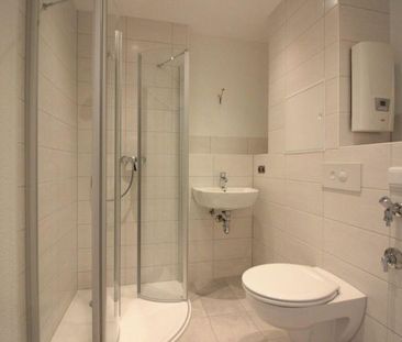 2-Raumwohnung mit sehr flacher Dusche und Balkon - Foto 1