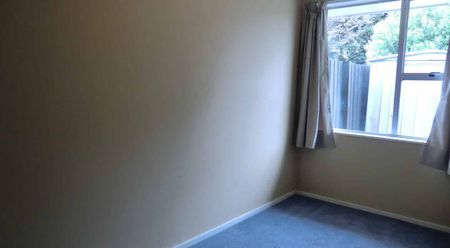 Sunny, Spacious 2 Bedroom Unit in Richmond. - Photo 3