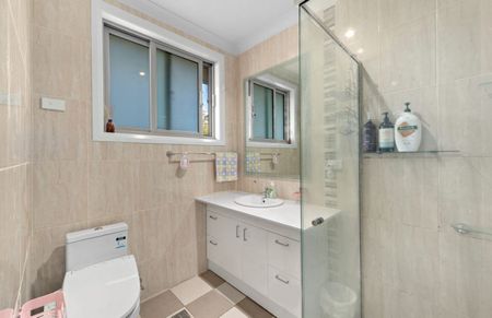 15 Belconnen Way, Weetangera ACT 2614 - House For Rent | Domain - Photo 4