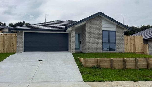 Modern 4BR Family Home in Pokeno - Photo 1