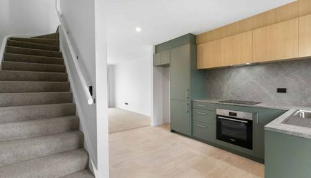 Modern 2 bedroom townhouse! - Photo 3