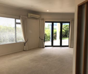 This is a stunning executive home, welcomed through the entrance wa... - Photo 1