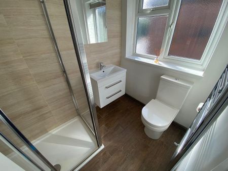 2 bedroom maisonette to rent - Photo 4