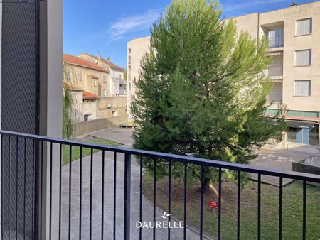 Location Appartement 3 pièces 72m² CHATEAURENARD 13160 - Photo 3