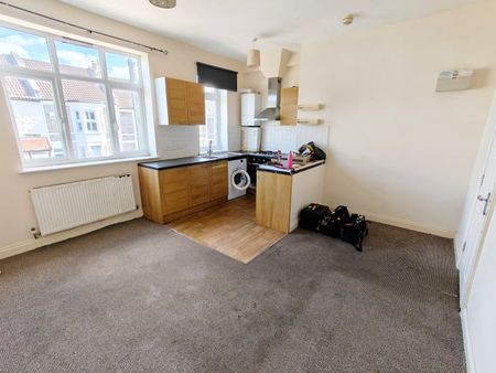 1 Bed End Terrace, Bellevue Road, BS5 - Photo 3