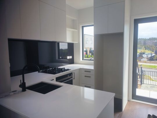 Near new 2 bedrooms home - Photo 1