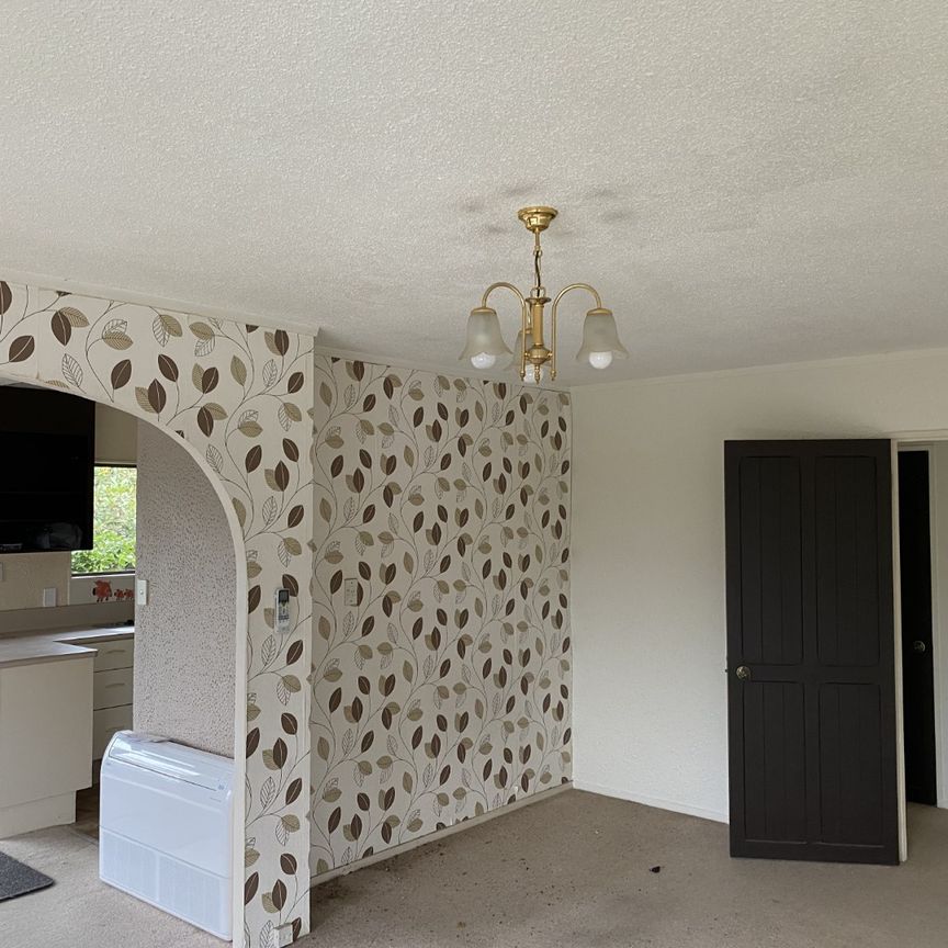 Great Location For This Family Home - Brookfield - Photo 1