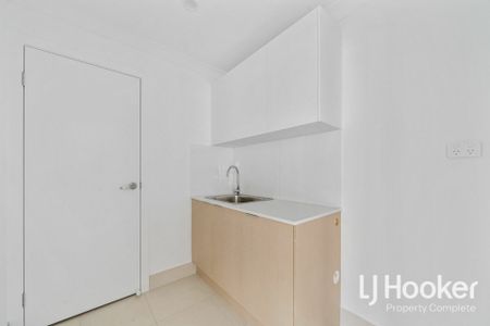 Brand New - Modern & Spacious - Great Yard Space - Photo 4