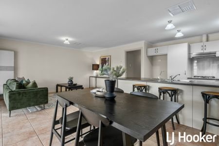 Beautiful Family Home - Photo 2